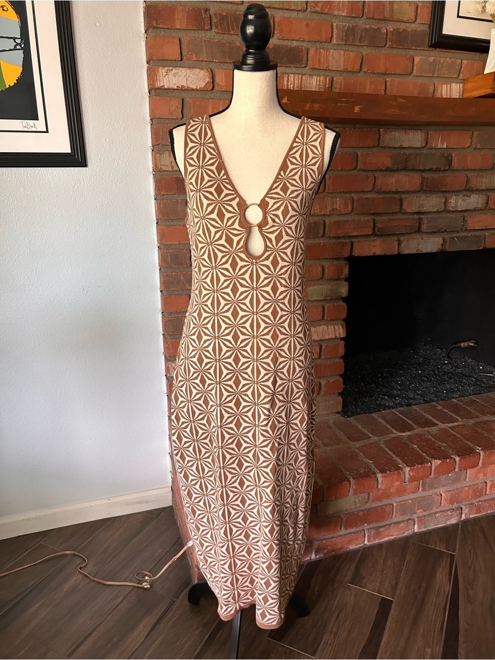 NWT House of Harlow 1960 Geometric Print Cut Out Sleeveless Dress Brown Sz L